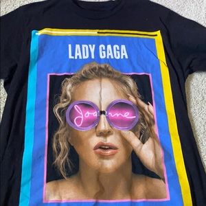 Graphic tee